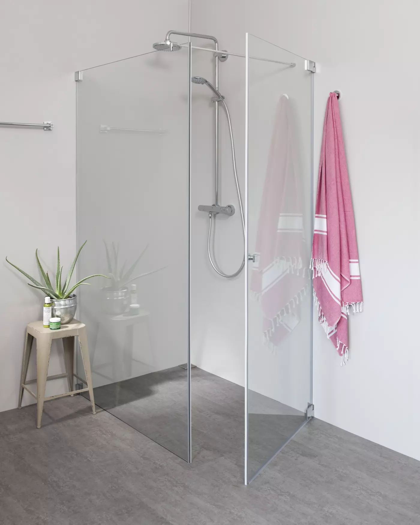 Eckdusche 120x80 Pendeltür an Wand und Festwand & Duschwanne