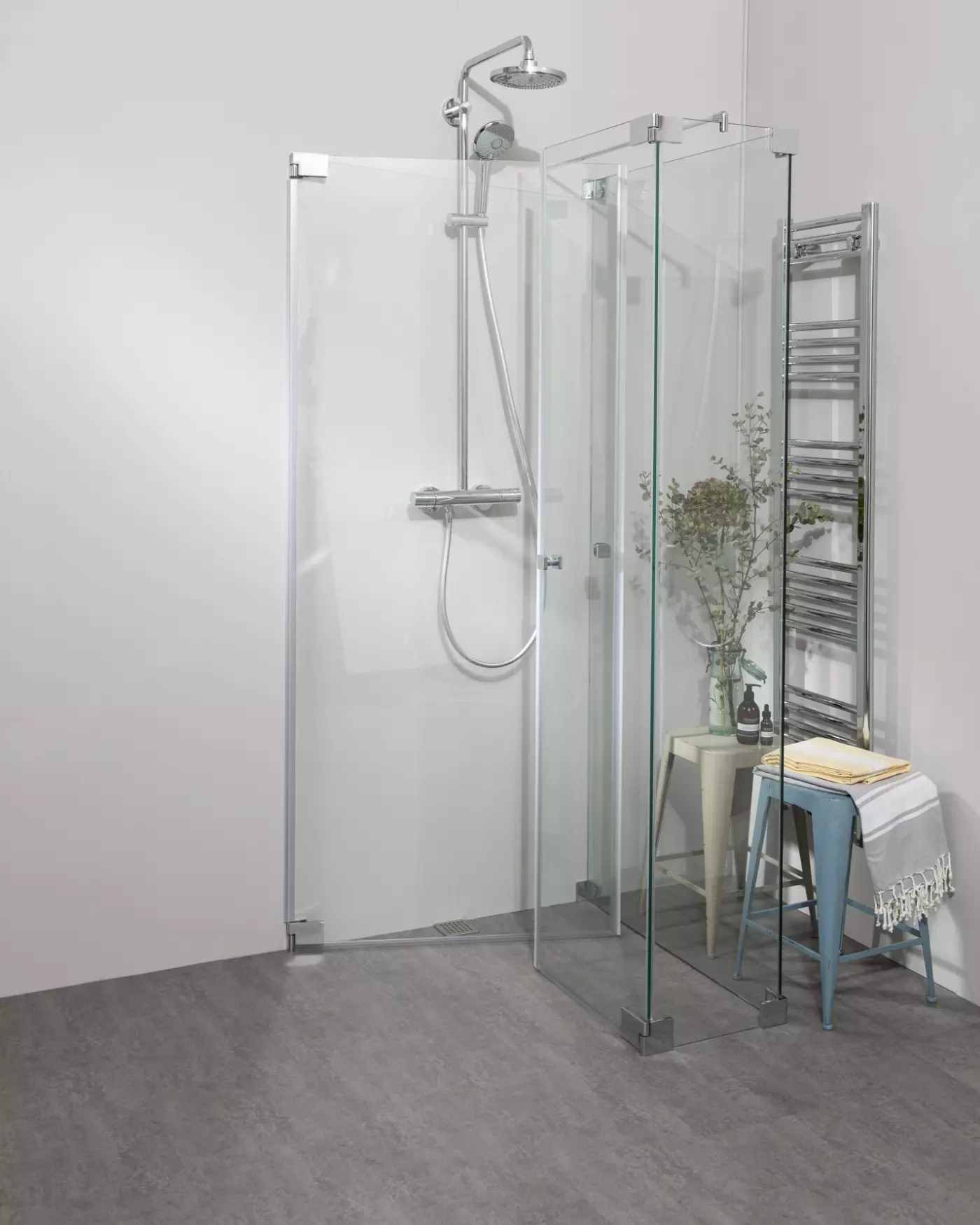 Große Dusche U Form Sondermaße, 2 Pendeltüren als Eckeinstieg & Festwand