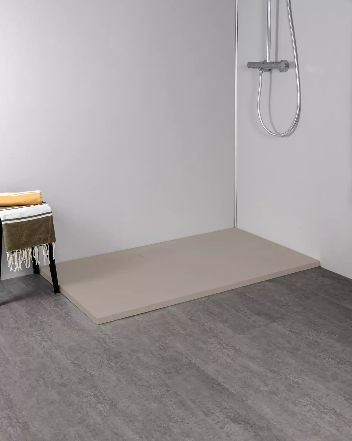 Dusche, Duschboden, Handtuch, Große Dusche, Fliesenboden