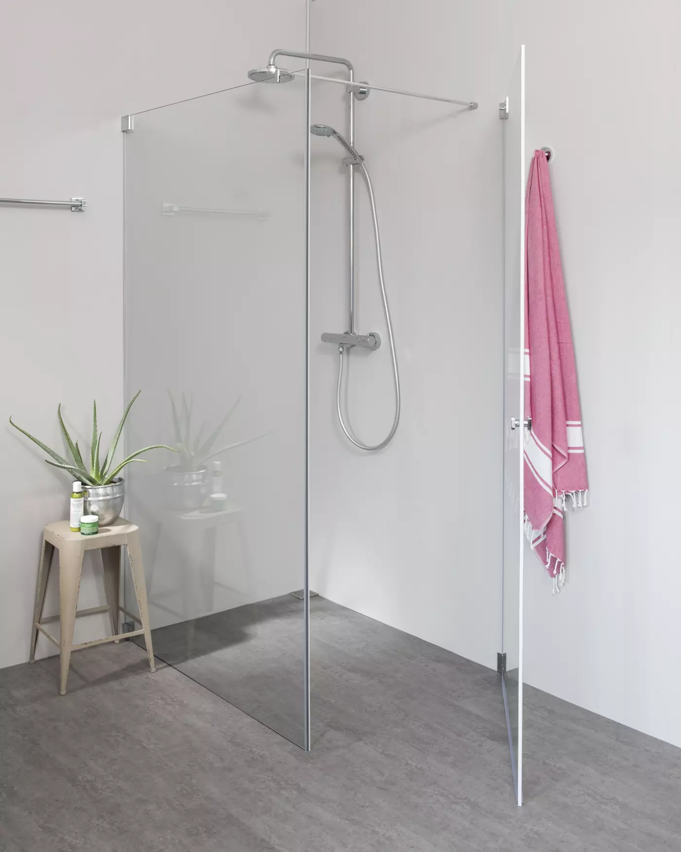 Eckdusche 120x80 Pendeltür an Wand und Festwand & Duschwanne