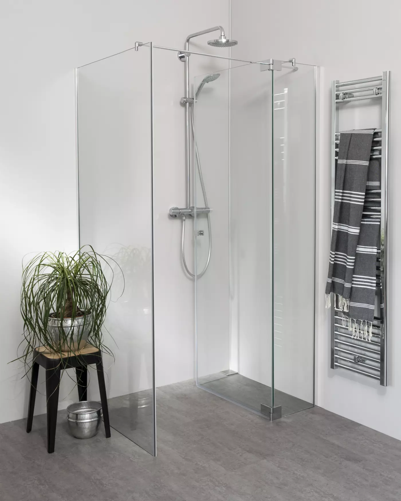 Teilgerahmte Eckdusche 90x90 mit Pendeltür groß, Seitenwand & Duschwanne