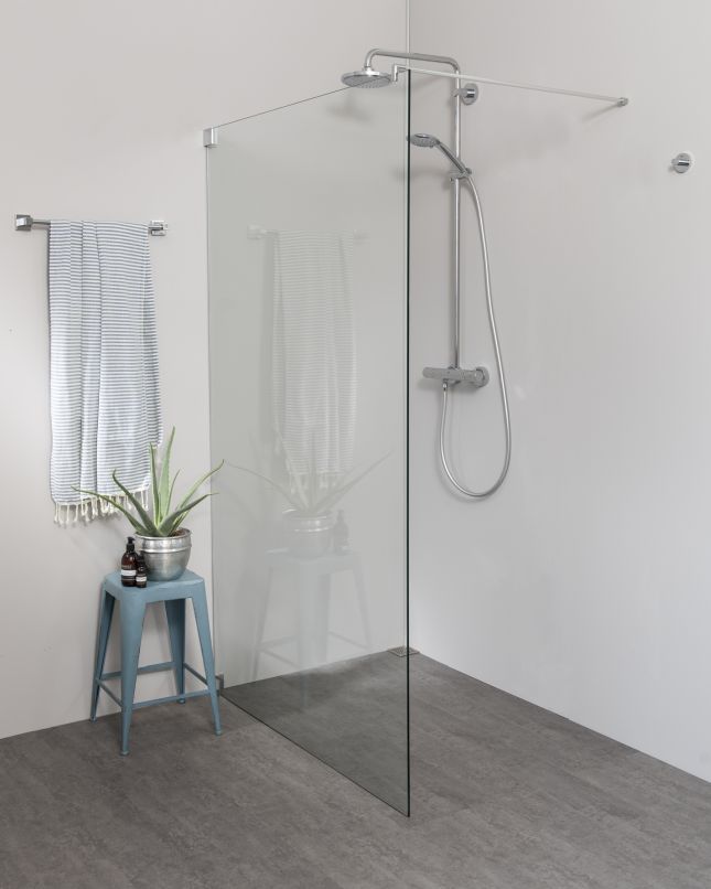 Begehbare Dusche: Freistehende Duschwand breit