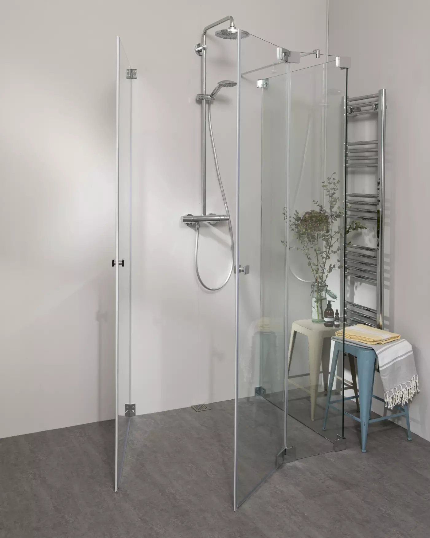 Große Dusche U Form Sondermaße, 2 Pendeltüren als Eckeinstieg & Festwand