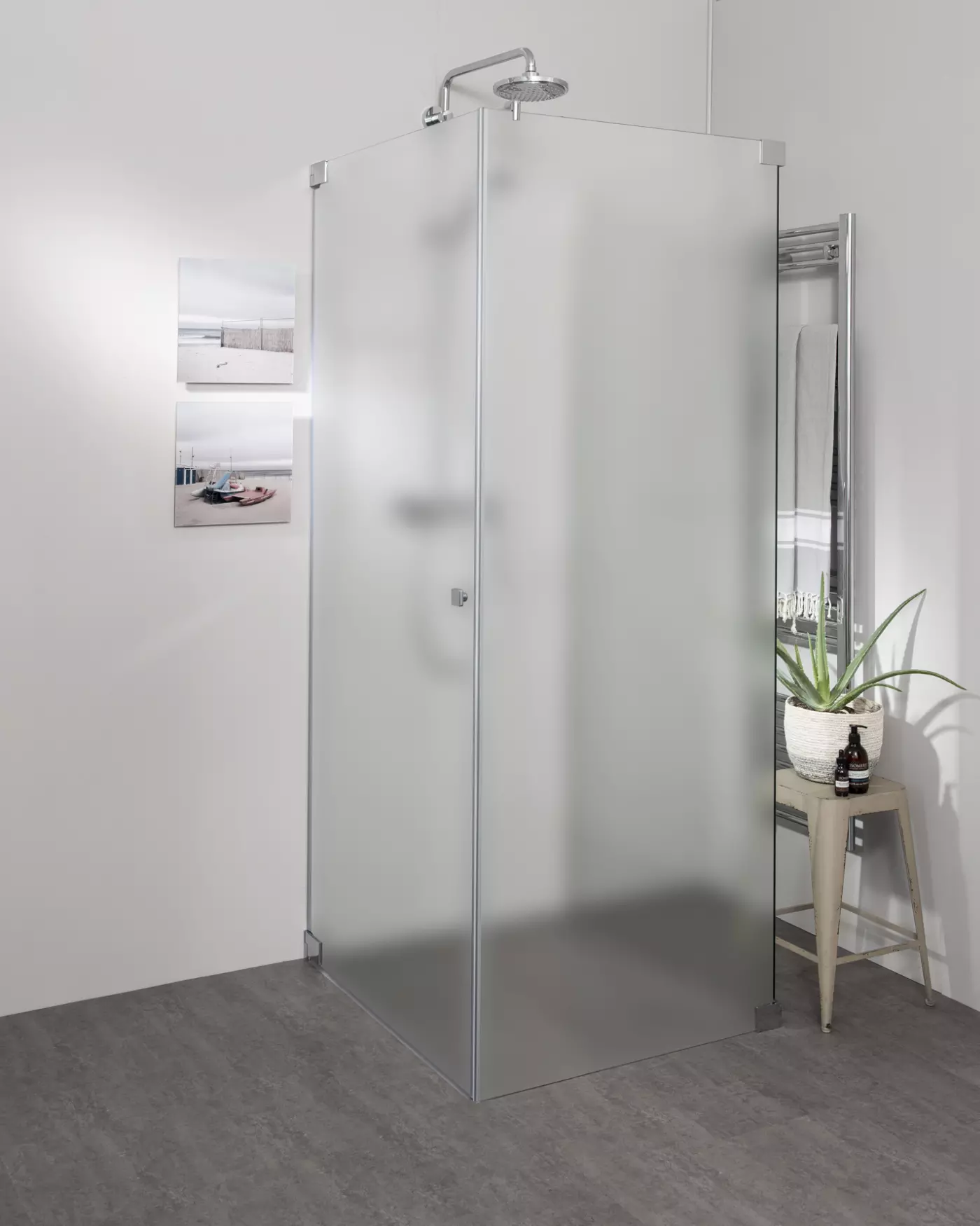 Teilgerahmte U Form Dusche mit Pendeltür an Wand Maßanfertigung