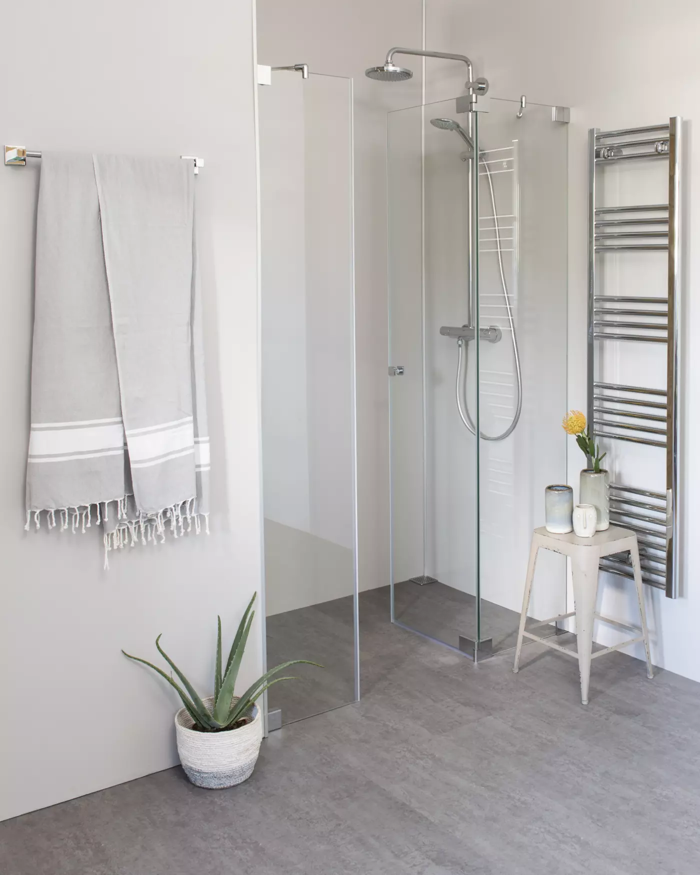 Nischendusche mit Pendeltür & Zusatz Festteil, Sondermaße