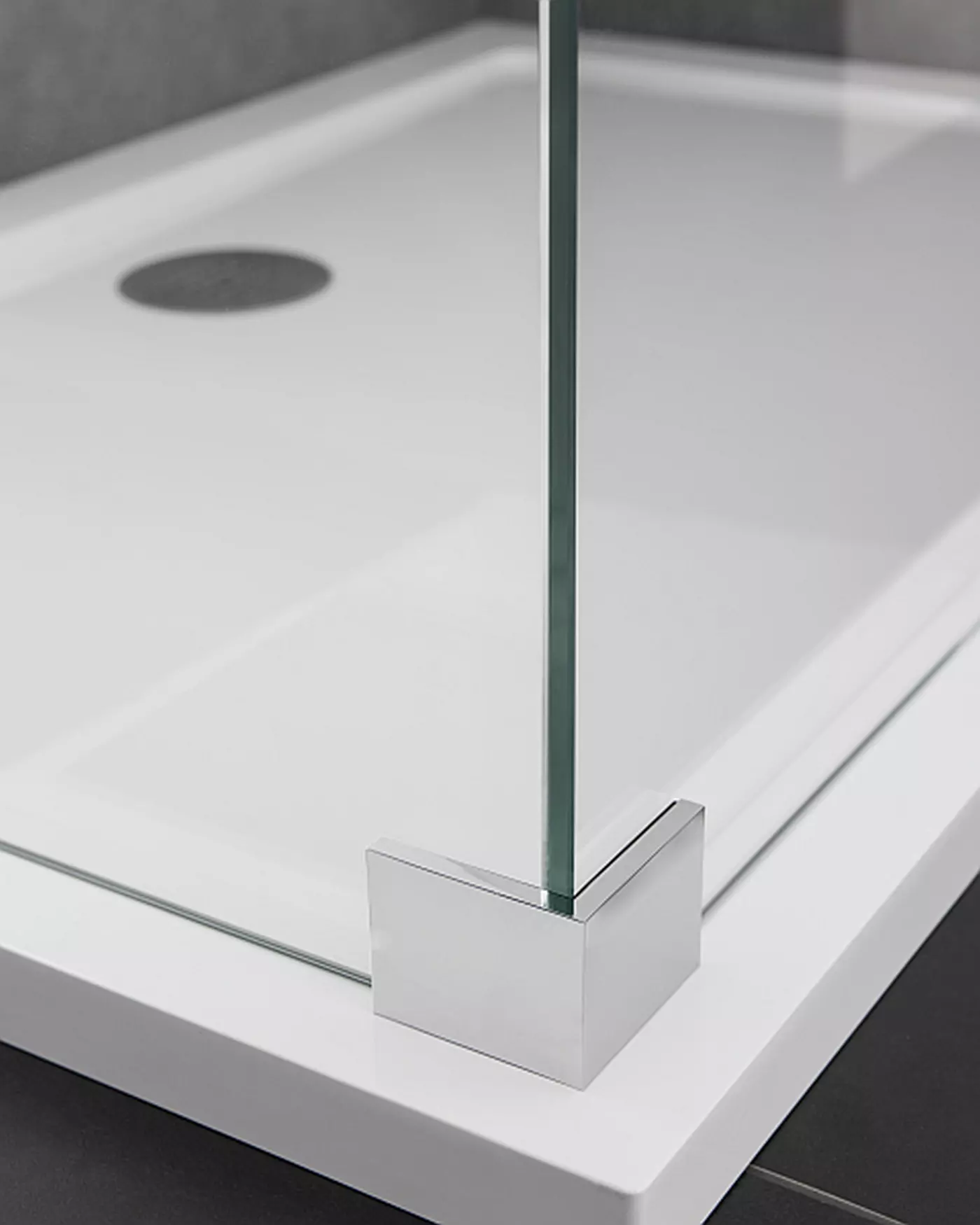 Begehbare Dusche: Walk In Duschwand mit Glas Seitenwand und Festteil
