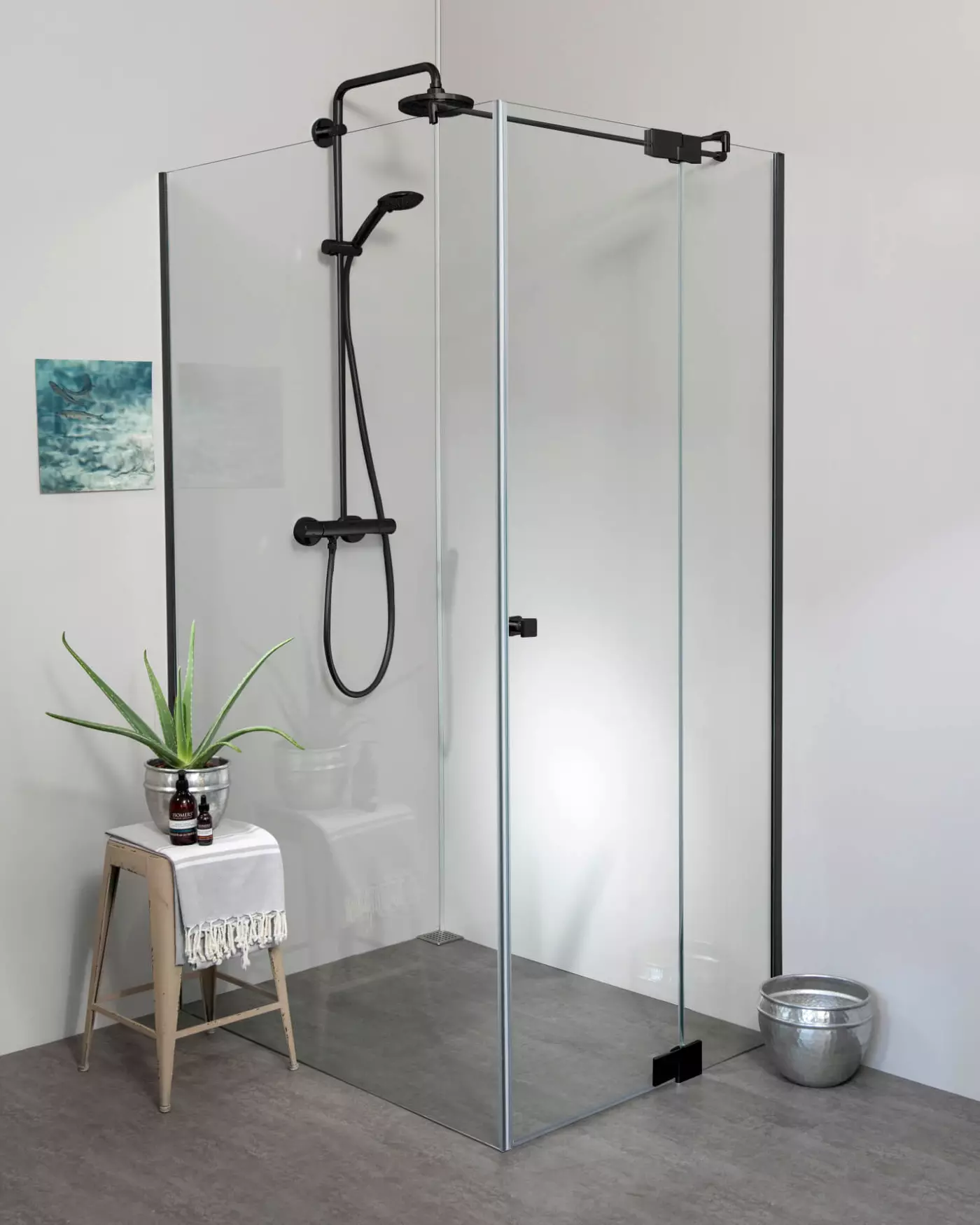 Teilgerahmte Eckdusche mit Pendeltür und Festwand groß