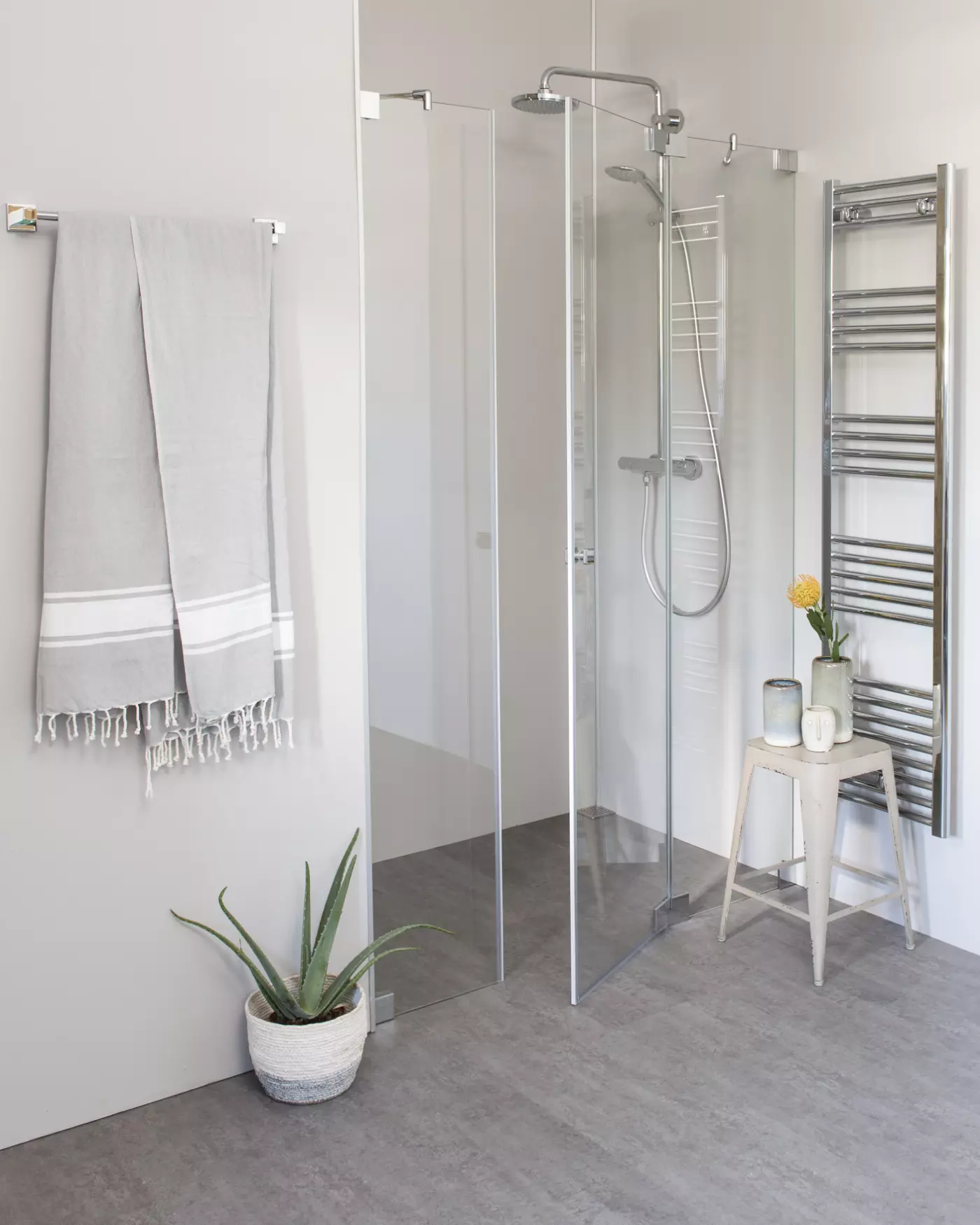 Nischendusche mit Pendeltür & Zusatz Festteil, Sondermaße