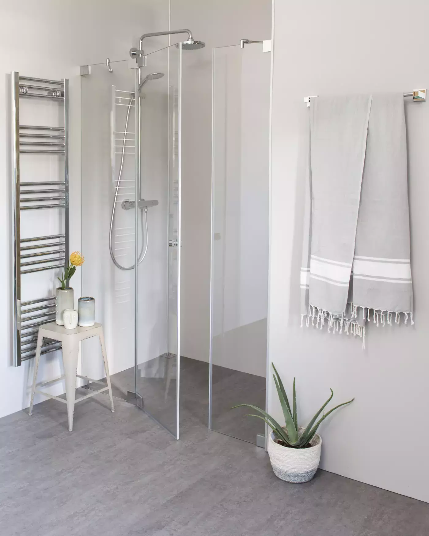 Nischendusche mit Pendeltür & Zusatz Festteil, Sondermaße