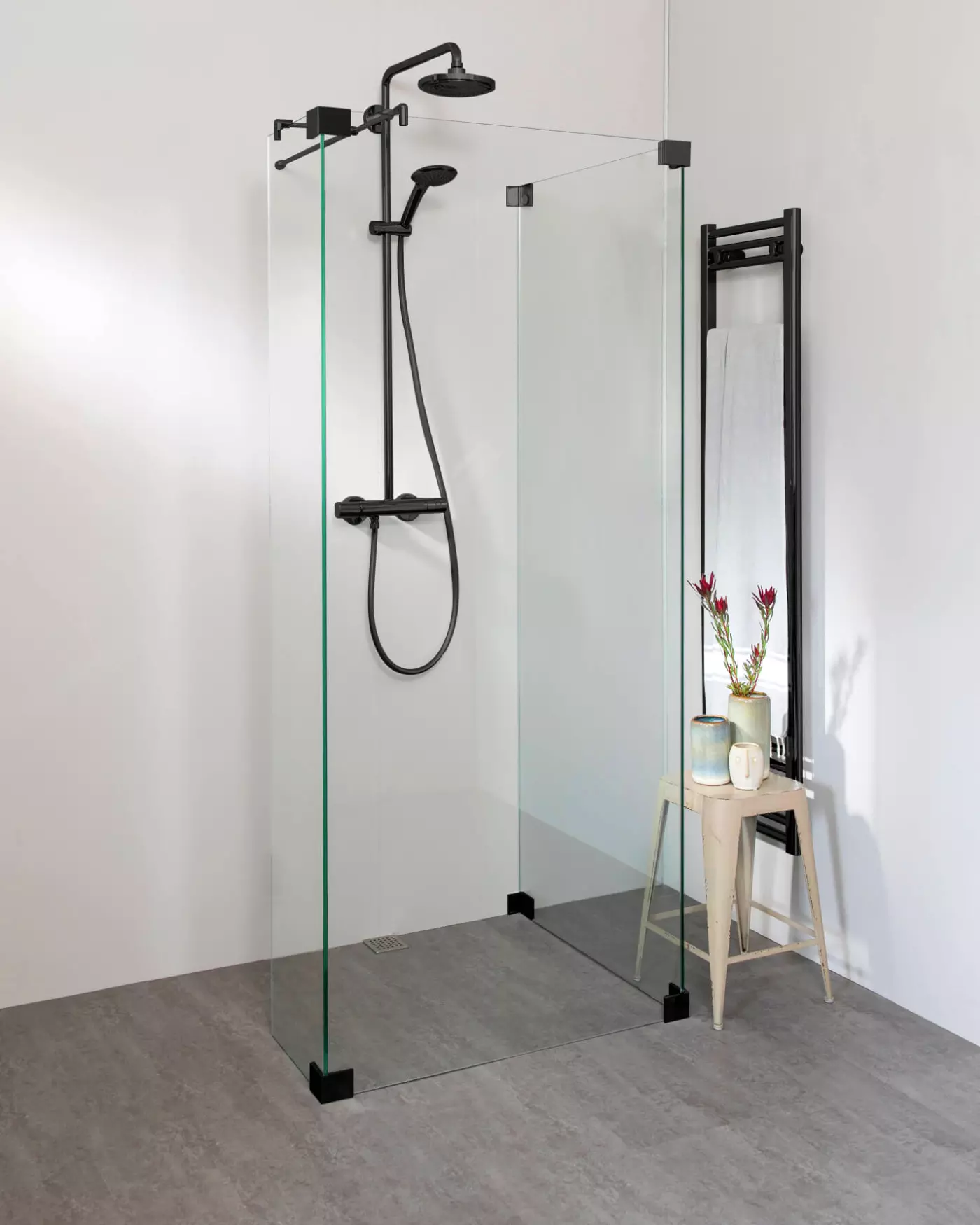 Begehbare Dusche: Walk In Duschwand mit Glas Seitenwand und Festteil