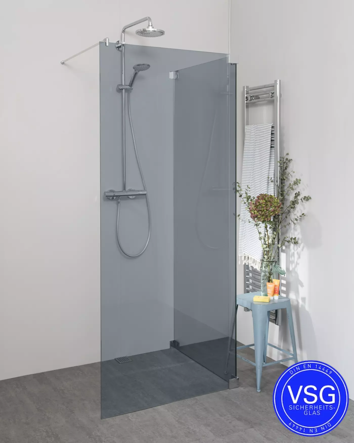 Begehbare Dusche VSG: Freistehende Duschwand über Eck, Maßanfertigung