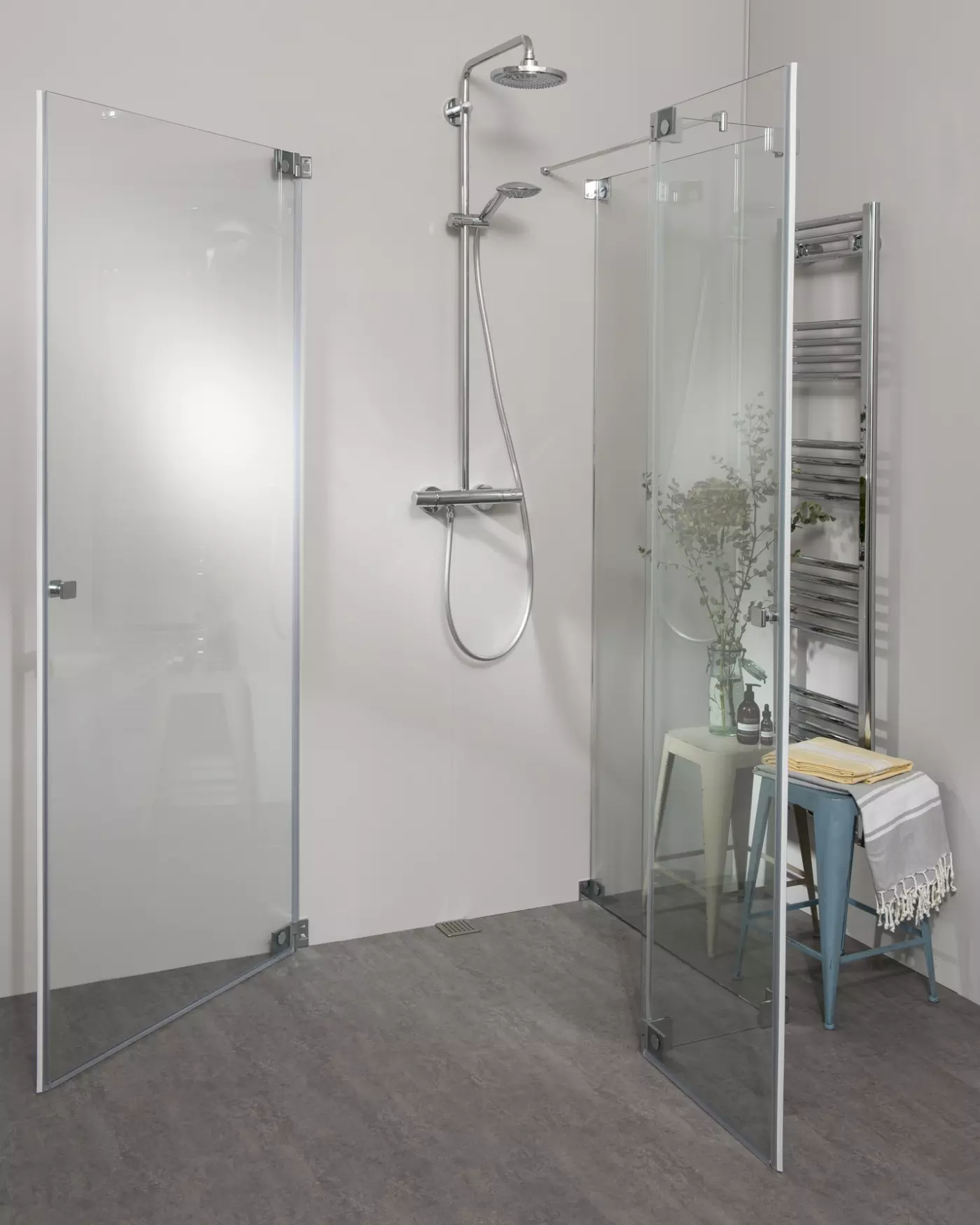 Große Dusche U Form Sondermaße, 2 Pendeltüren als Eckeinstieg & Festwand