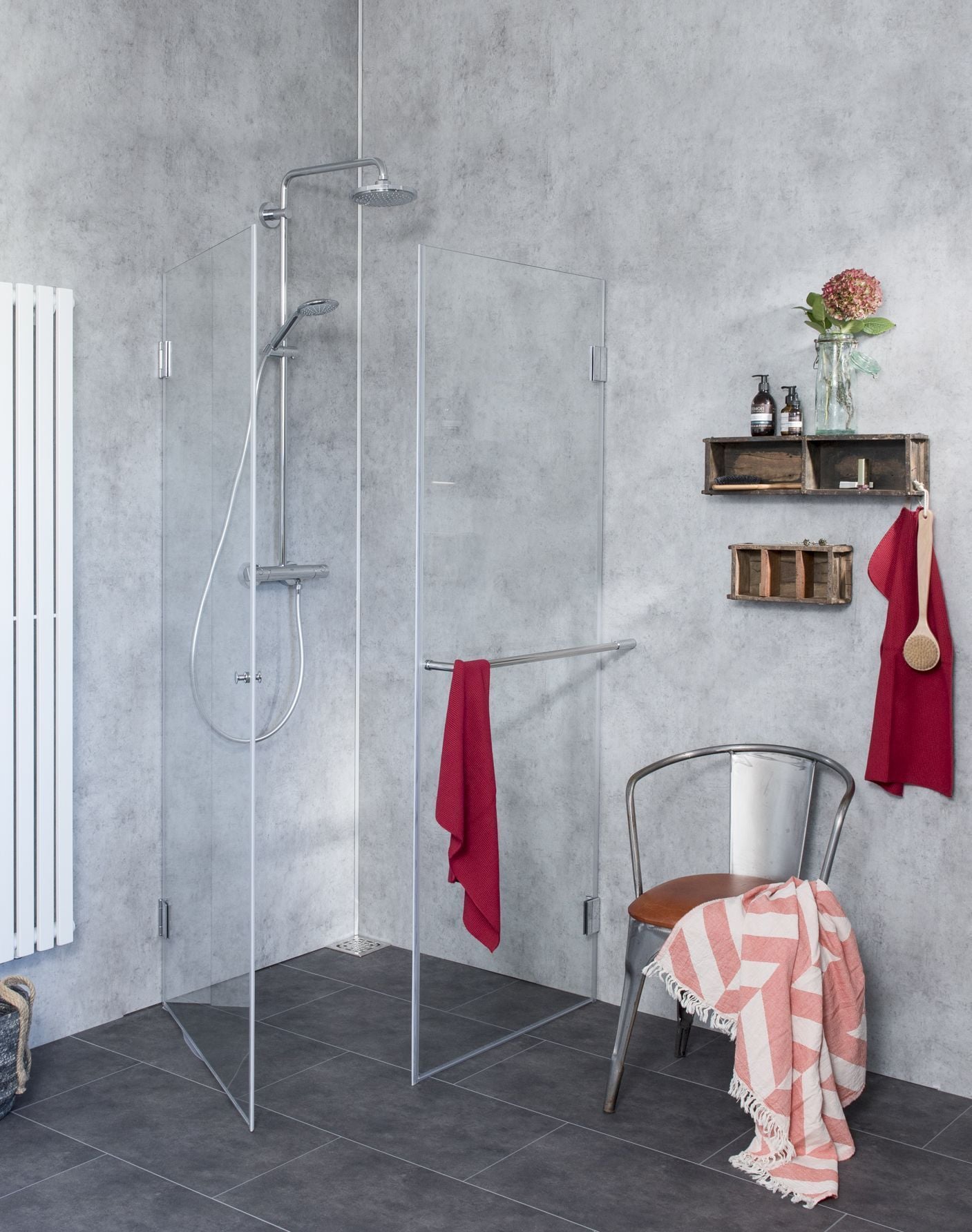 Eckdusche 80x100 mit Festwand & Tür an Wand