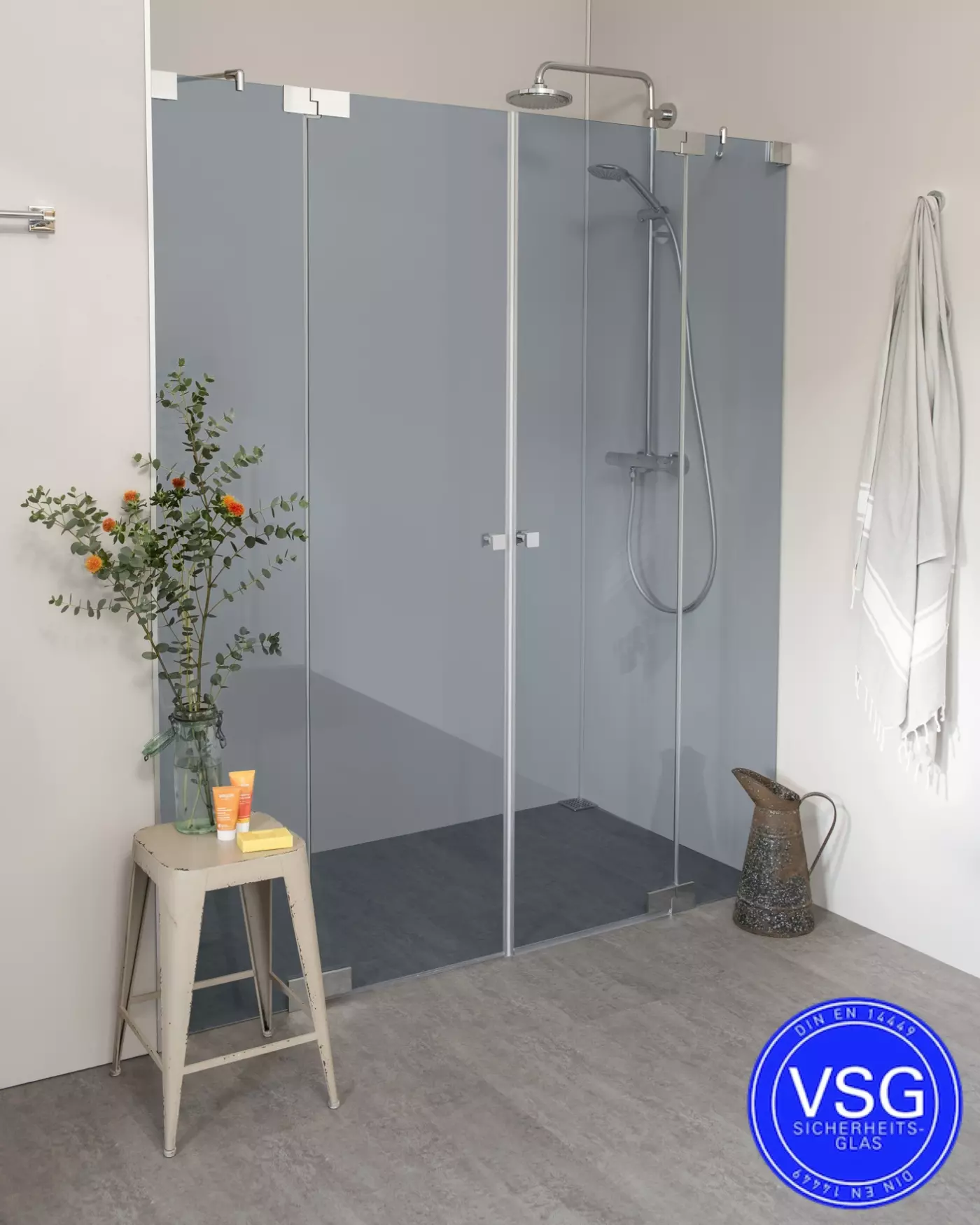VSG Nischendusche mit Doppelpendeltür nach Maß