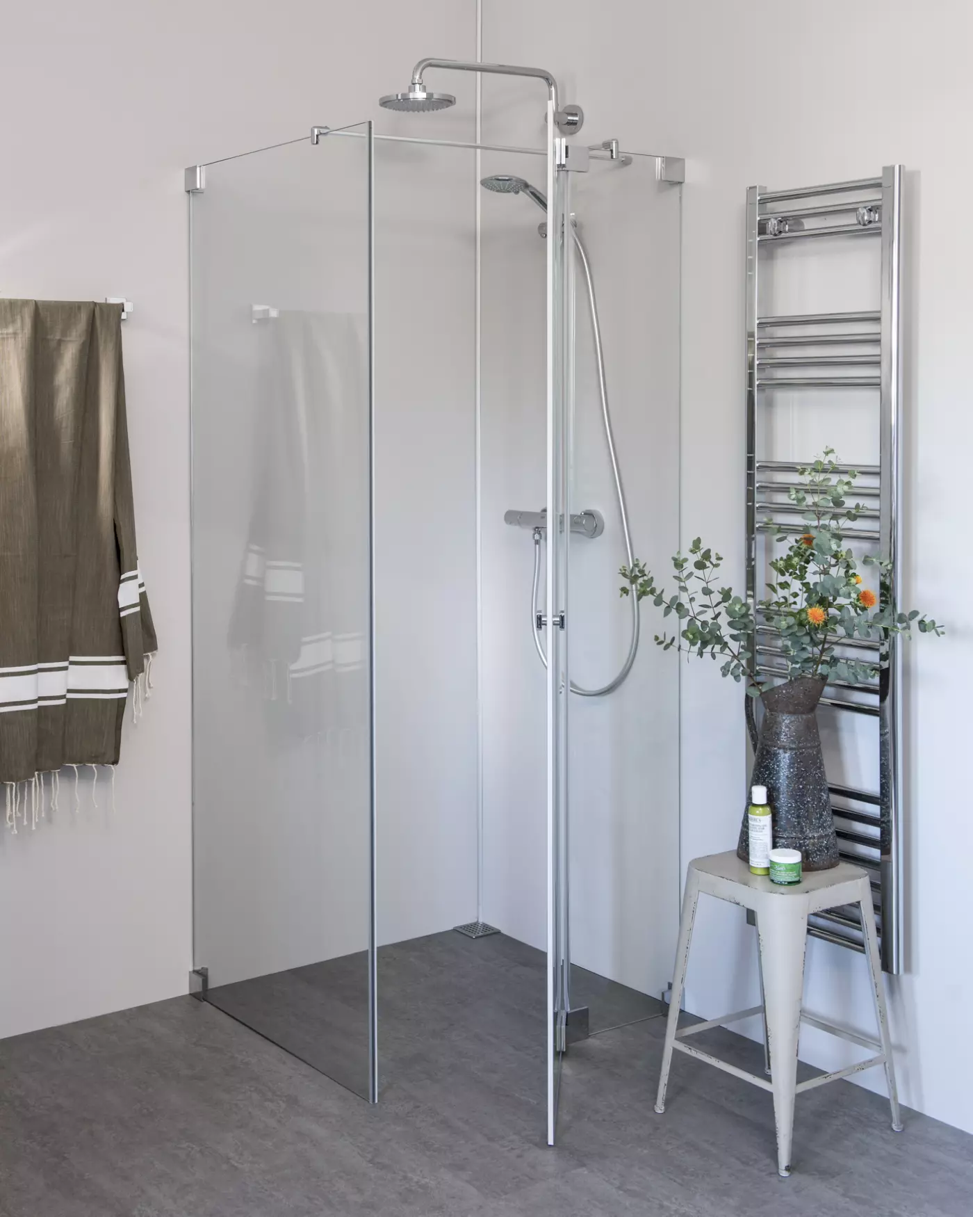 Eckdusche 75x75 Pendeltür und Festwand & Duschwanne