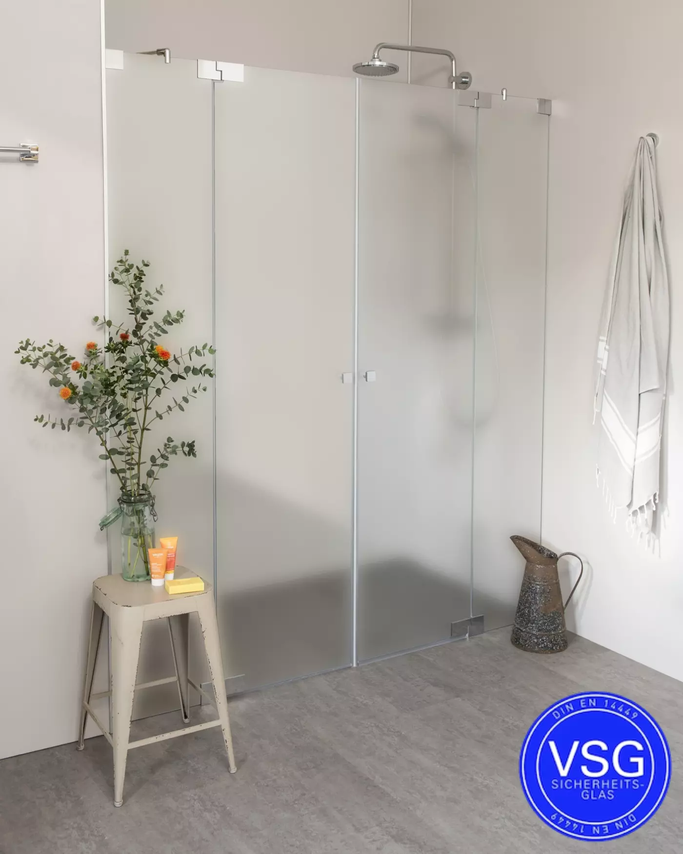 VSG Nischendusche mit Doppelpendeltür nach Maß
